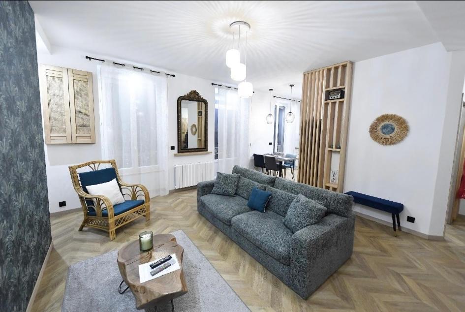 Carnot Place Bourgoin-Jallieu Exteriér fotografie