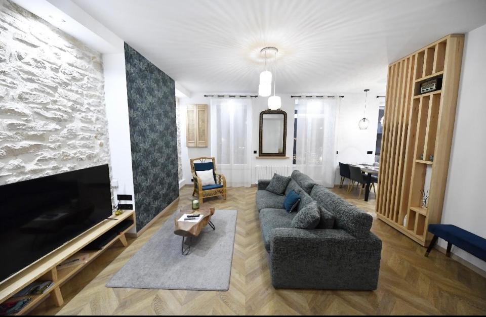 Carnot Place Bourgoin-Jallieu Exteriér fotografie